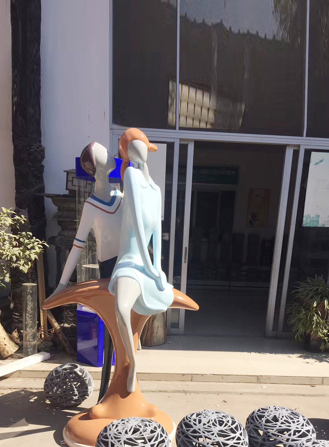 抽象人物灯  价格