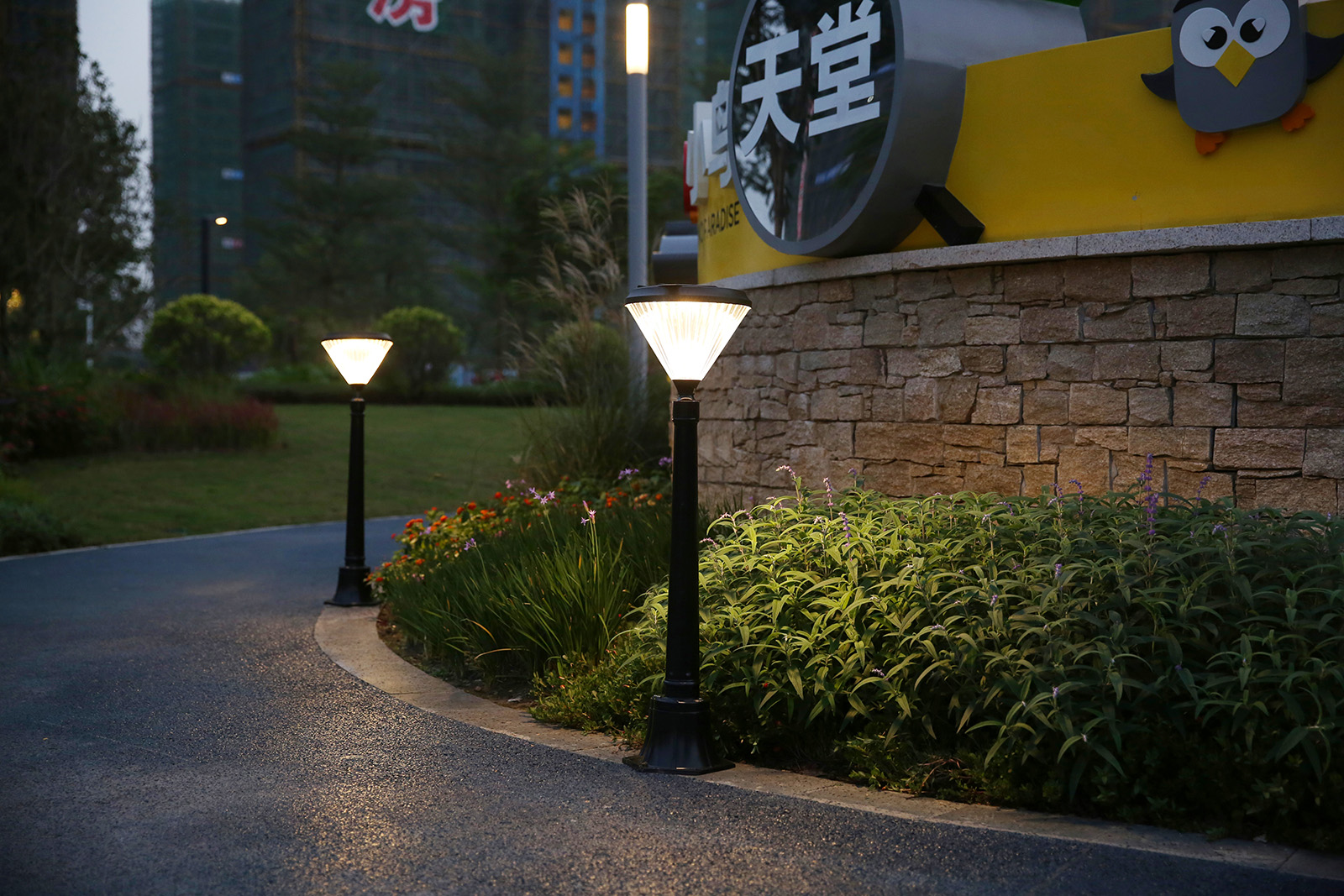 钻石罩-欧杆草坪灯  厂家